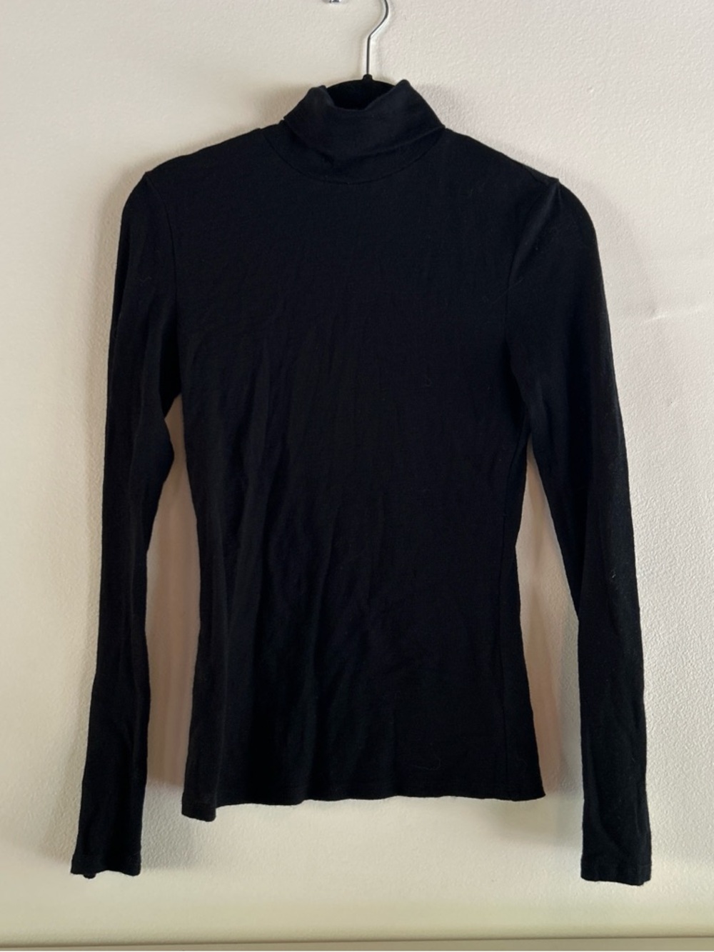 Insisfemme black wool turtneck top